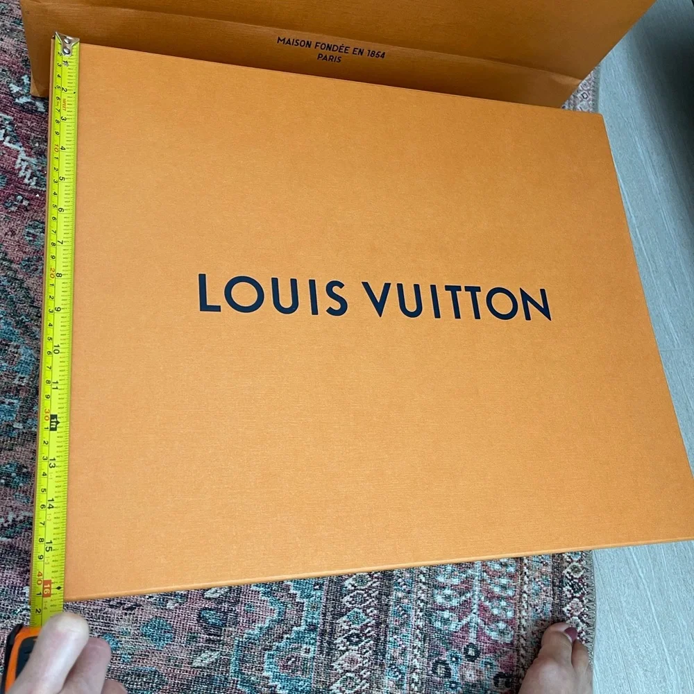 COPY - Authentic Louis Vuitton xtra large empty box. - Picture 3 of 17